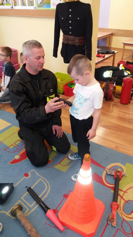 WIZYTA STRAŻAKÓW W PUBLICZNYM PRZEDSZKOLU W OLSZANCE