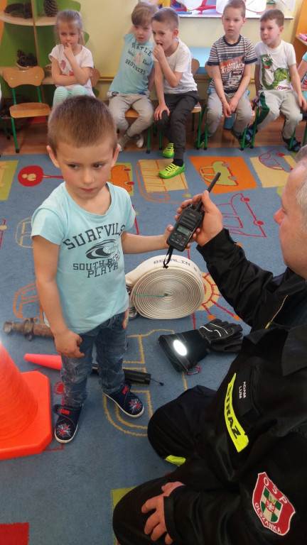 WIZYTA STRAŻAKÓW W PUBLICZNYM PRZEDSZKOLU W OLSZANCE