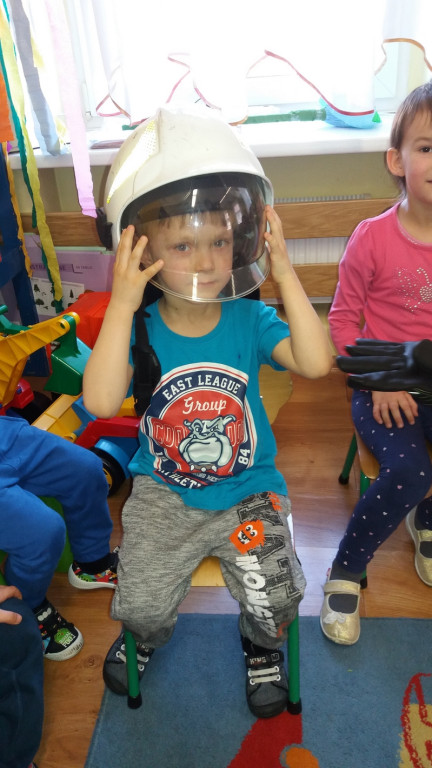 WIZYTA STRAŻAKÓW W PUBLICZNYM PRZEDSZKOLU W OLSZANCE