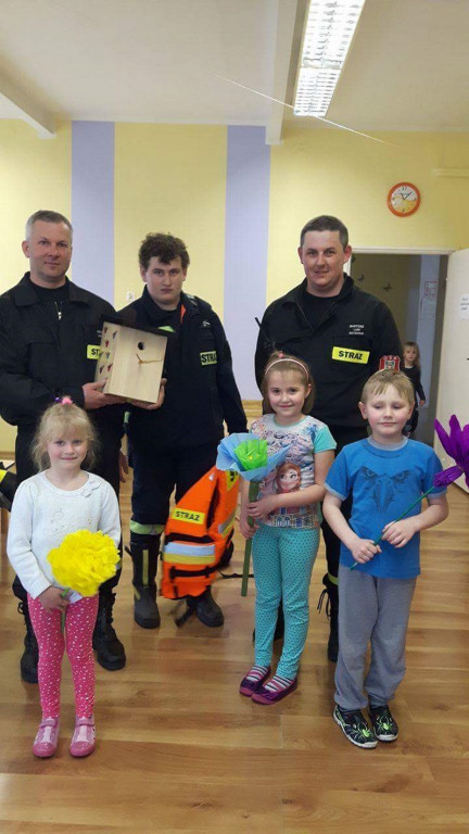 WIZYTA STRAŻAKÓW W PUBLICZNYM PRZEDSZKOLU W OLSZANCE
