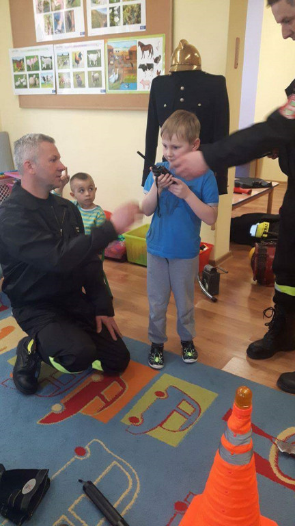 WIZYTA STRAŻAKÓW W PUBLICZNYM PRZEDSZKOLU W OLSZANCE