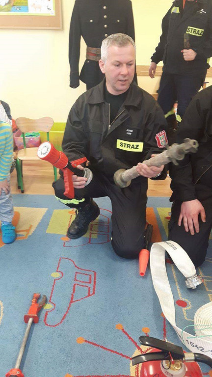 WIZYTA STRAŻAKÓW W PUBLICZNYM PRZEDSZKOLU W OLSZANCE