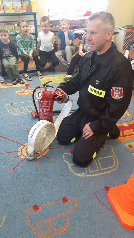WIZYTA STRAŻAKÓW W PUBLICZNYM PRZEDSZKOLU W OLSZANCE