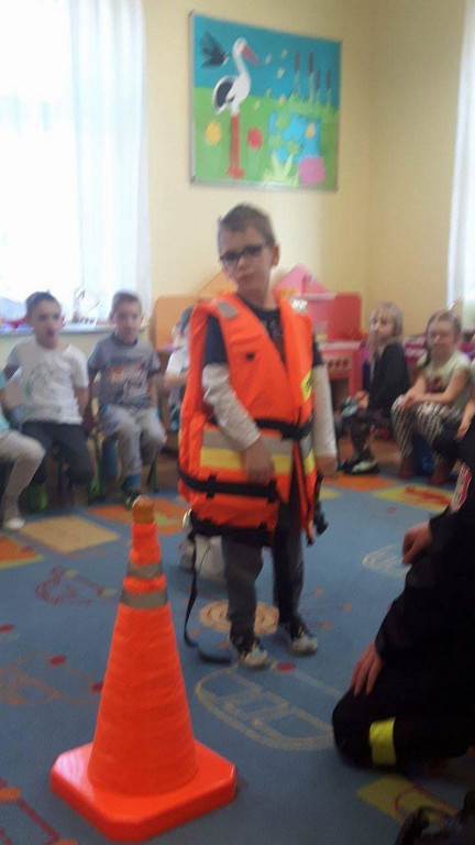 WIZYTA STRAŻAKÓW W PUBLICZNYM PRZEDSZKOLU W OLSZANCE