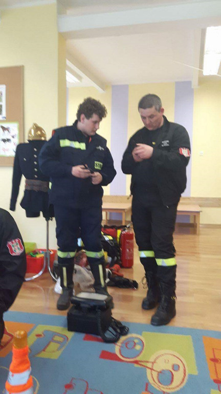 WIZYTA STRAŻAKÓW W PUBLICZNYM PRZEDSZKOLU W OLSZANCE