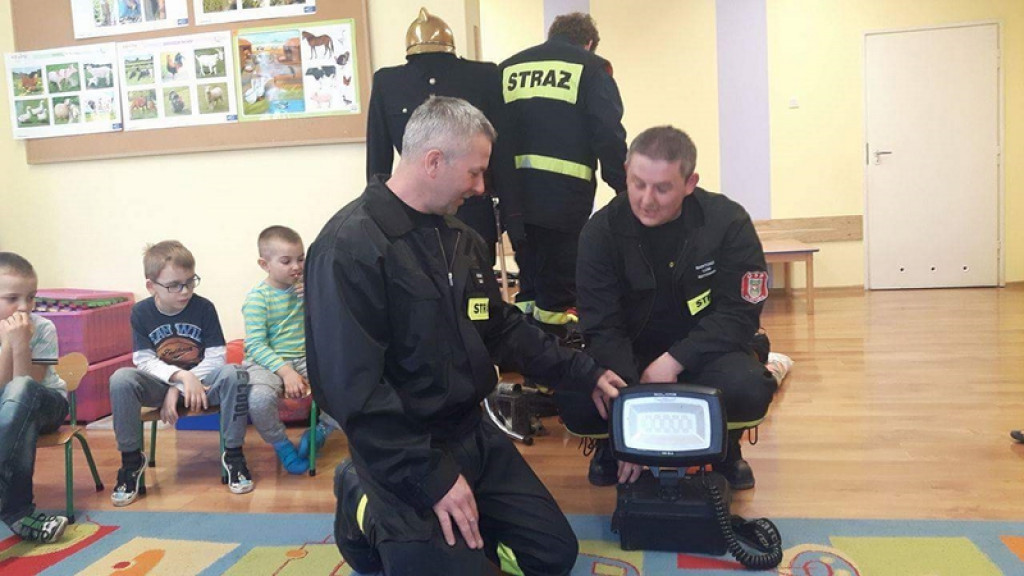 WIZYTA STRAŻAKÓW W PUBLICZNYM PRZEDSZKOLU W OLSZANCE