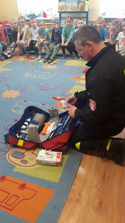 WIZYTA STRAŻAKÓW W PUBLICZNYM PRZEDSZKOLU W OLSZANCE