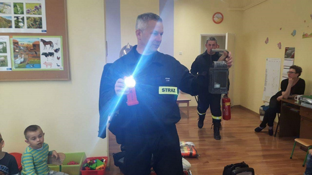 WIZYTA STRAŻAKÓW W PUBLICZNYM PRZEDSZKOLU W OLSZANCE