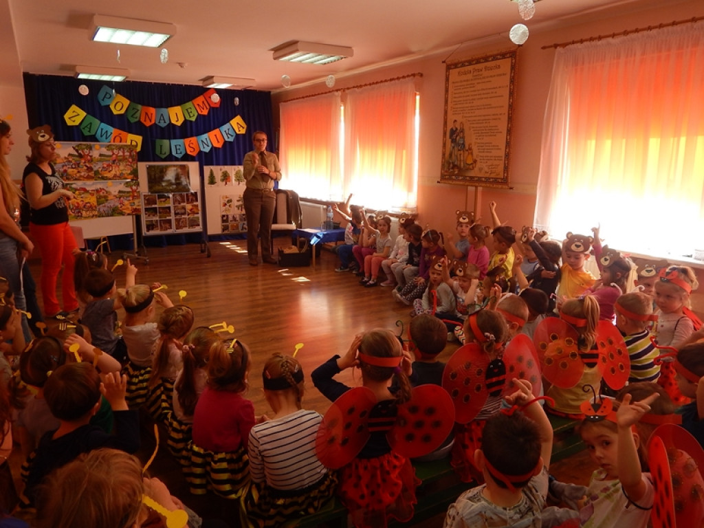 POZNAJEMY ZAWÓD LEŚNIKA