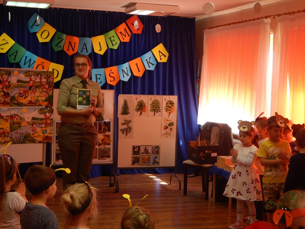 POZNAJEMY ZAWÓD LEŚNIKA