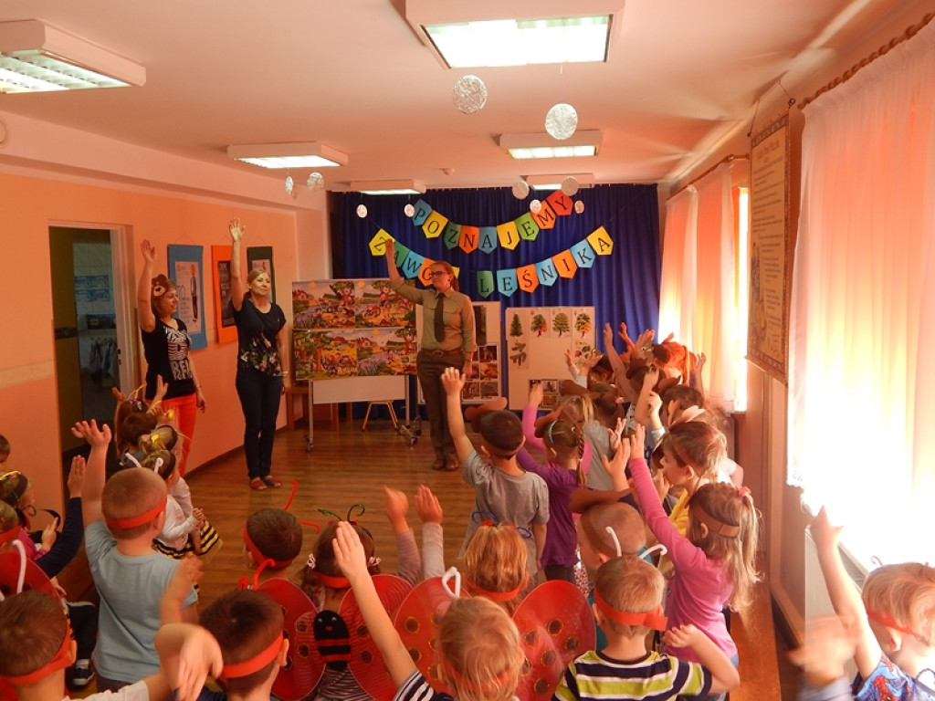 POZNAJEMY ZAWÓD LEŚNIKA