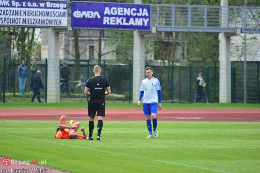 Bezbramkowy remis w derbach. Podział punktów w Brzegu [foto]