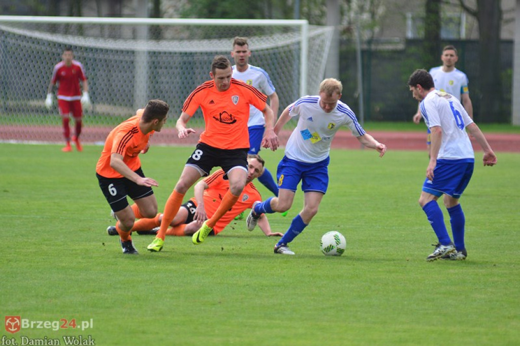 Bezbramkowy remis w derbach. Podział punktów w Brzegu [foto]