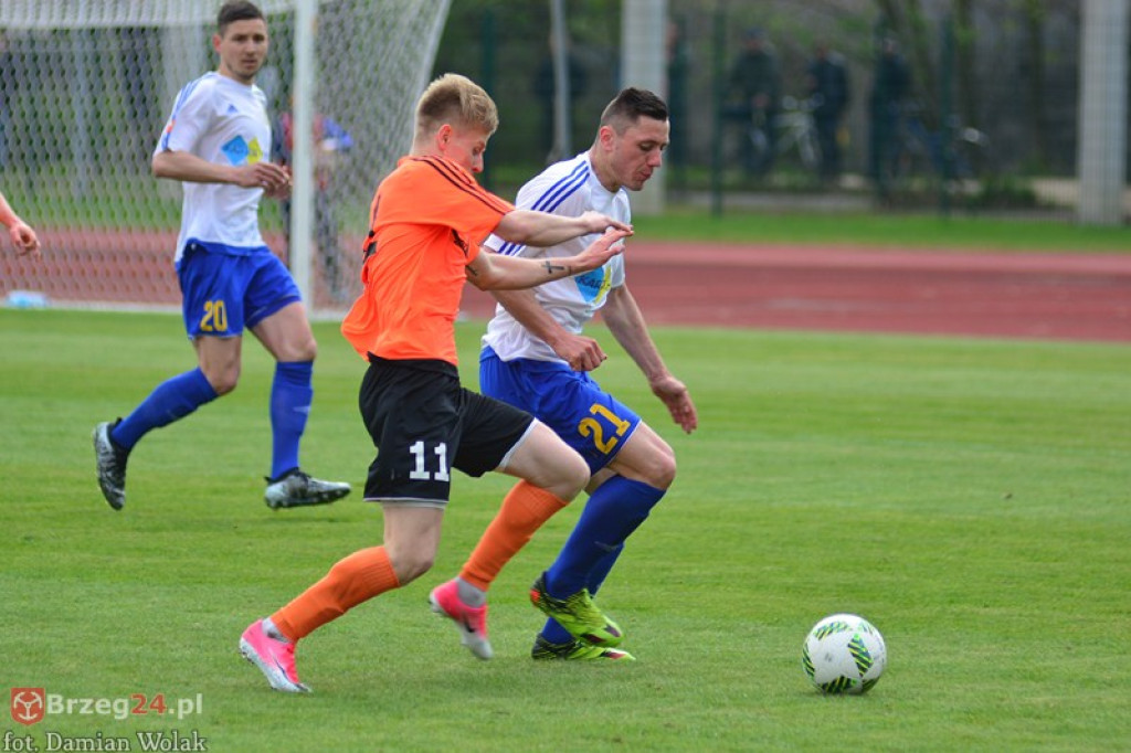 Bezbramkowy remis w derbach. Podział punktów w Brzegu [foto]