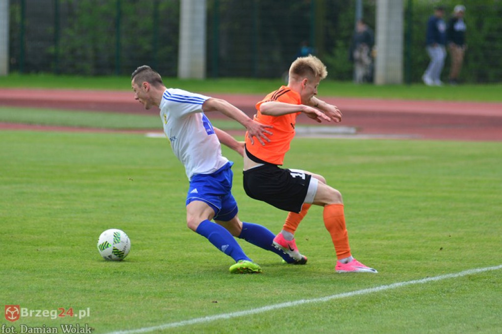 Bezbramkowy remis w derbach. Podział punktów w Brzegu [foto]