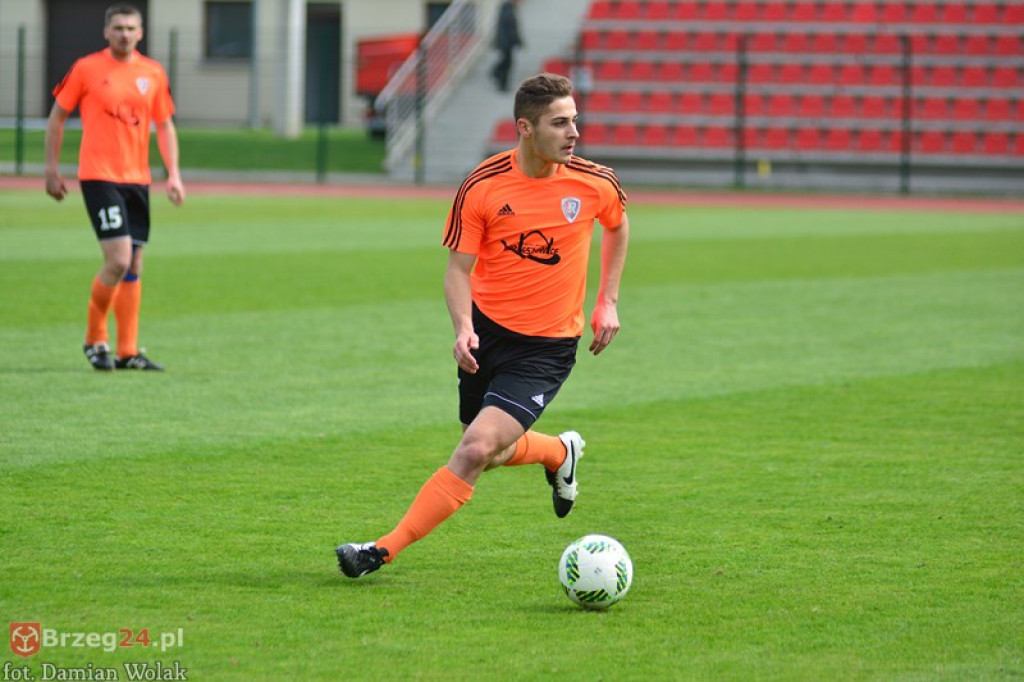 Bezbramkowy remis w derbach. Podział punktów w Brzegu [foto]