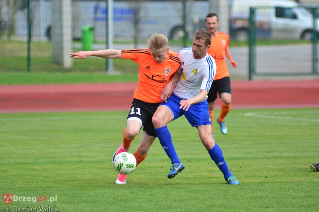 Bezbramkowy remis w derbach. Podział punktów w Brzegu [foto]
