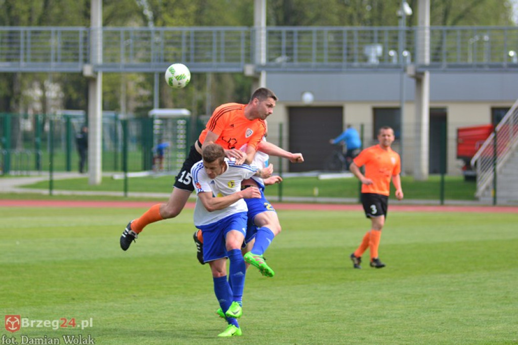 Bezbramkowy remis w derbach. Podział punktów w Brzegu [foto]