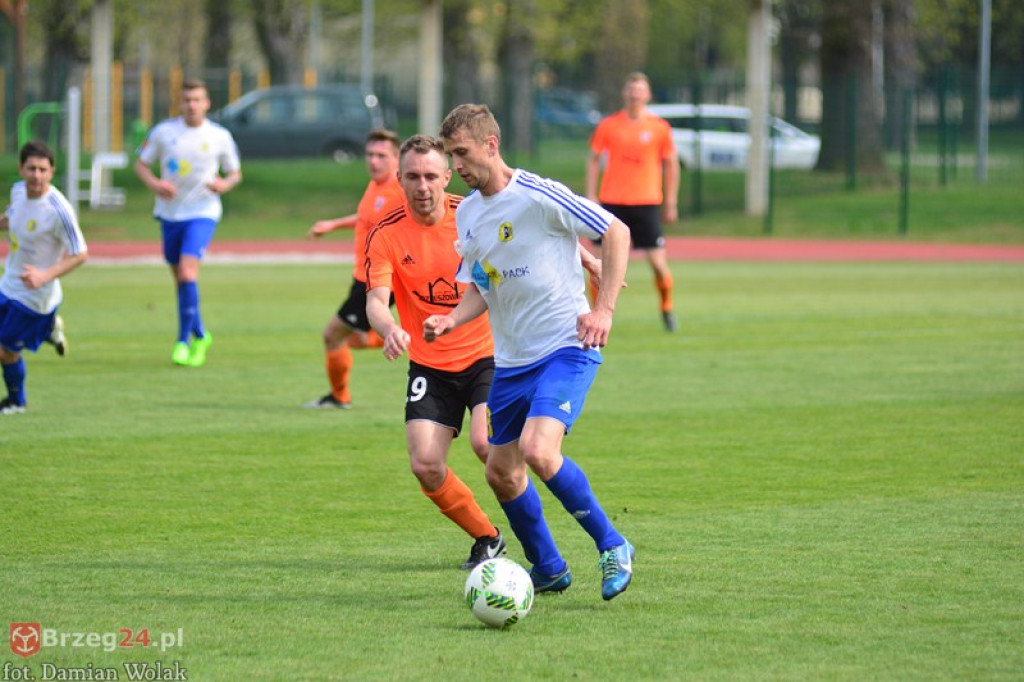 Bezbramkowy remis w derbach. Podział punktów w Brzegu [foto]