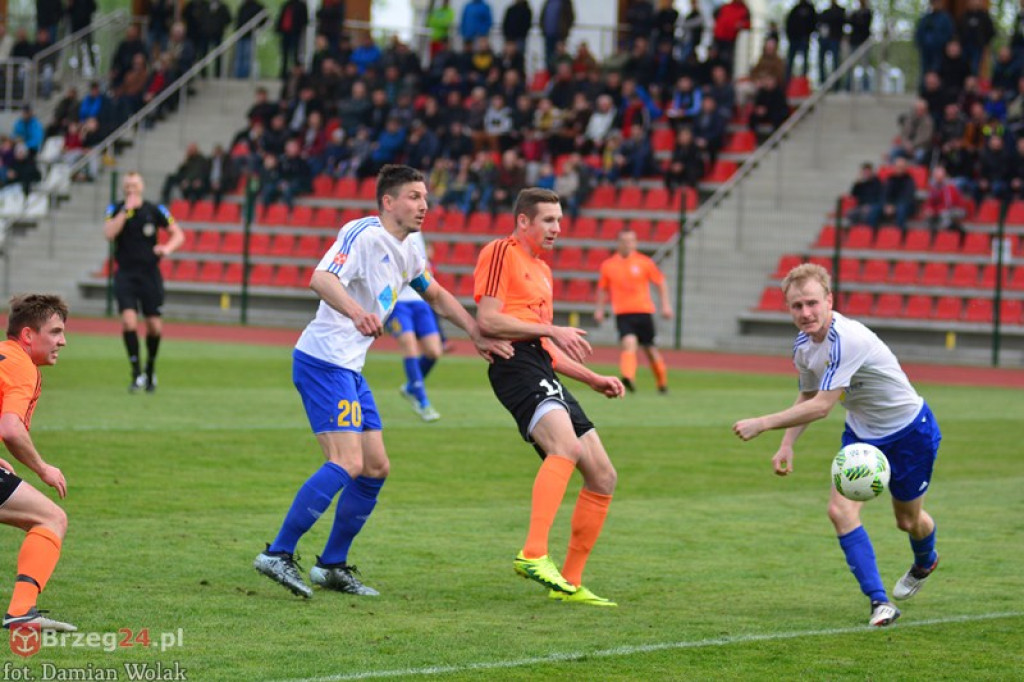 Bezbramkowy remis w derbach. Podział punktów w Brzegu [foto]