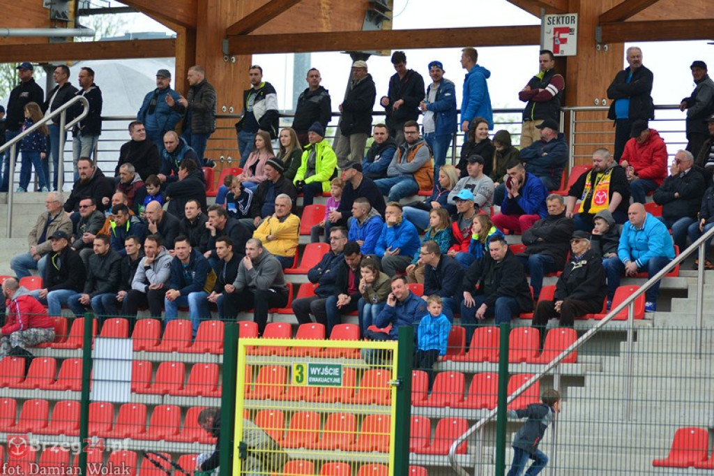 Bezbramkowy remis w derbach. Podział punktów w Brzegu [foto]