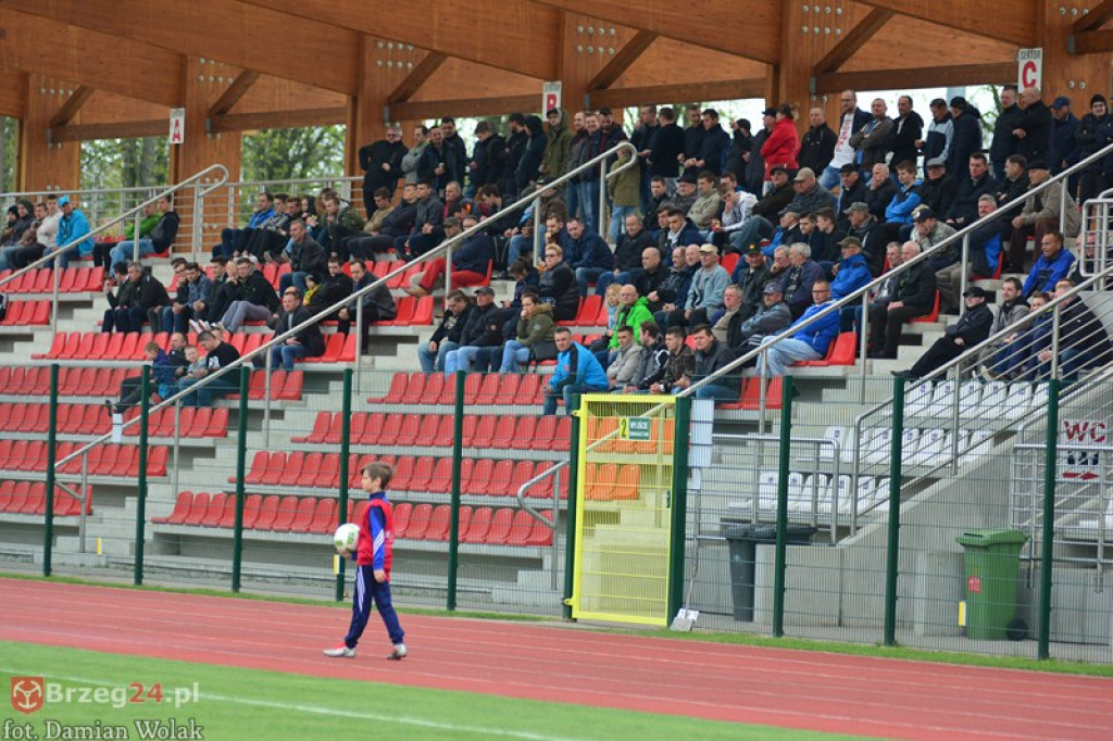 Bezbramkowy remis w derbach. Podział punktów w Brzegu [foto]
