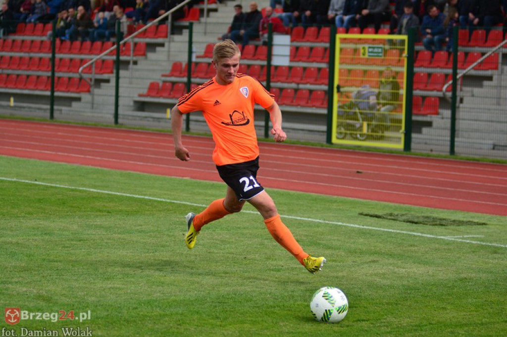 Bezbramkowy remis w derbach. Podział punktów w Brzegu [foto]