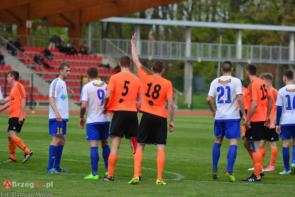 Bezbramkowy remis w derbach. Podział punktów w Brzegu [foto]