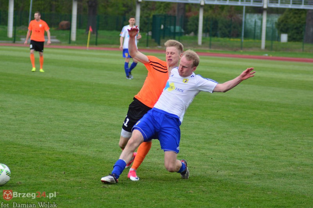 Bezbramkowy remis w derbach. Podział punktów w Brzegu [foto]