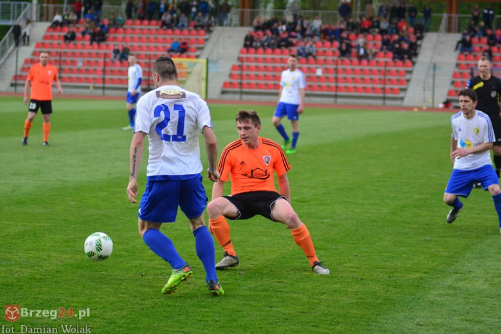 Bezbramkowy remis w derbach. Podział punktów w Brzegu [foto]