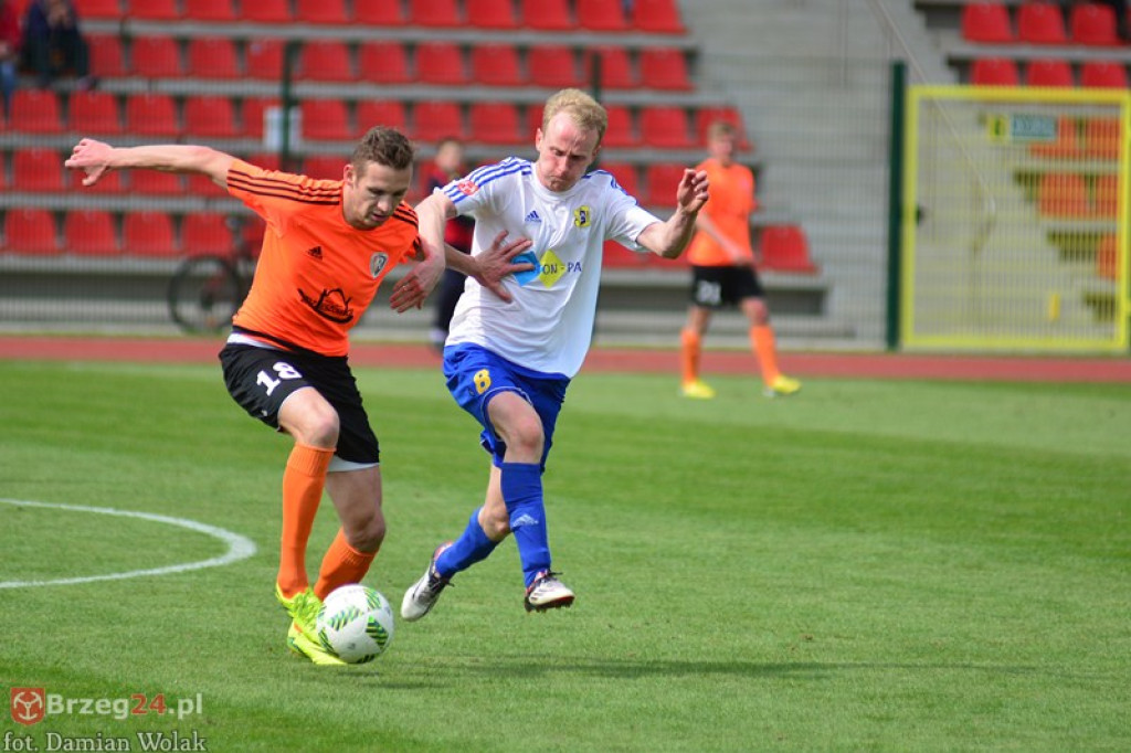 Bezbramkowy remis w derbach. Podział punktów w Brzegu [foto]