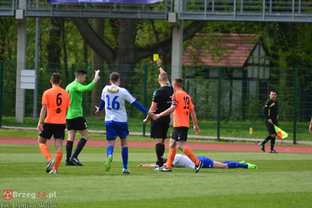 Bezbramkowy remis w derbach. Podział punktów w Brzegu [foto]