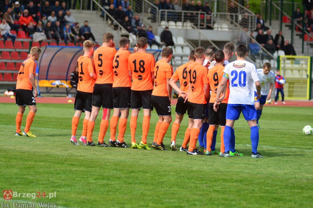 Bezbramkowy remis w derbach. Podział punktów w Brzegu [foto]