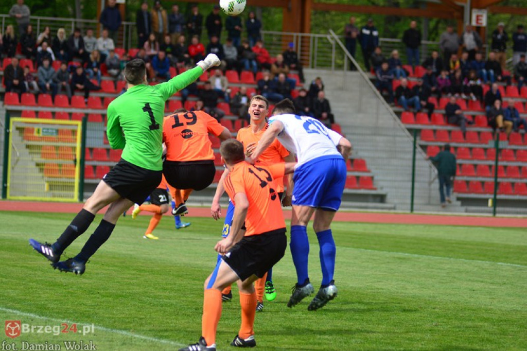 Bezbramkowy remis w derbach. Podział punktów w Brzegu [foto]
