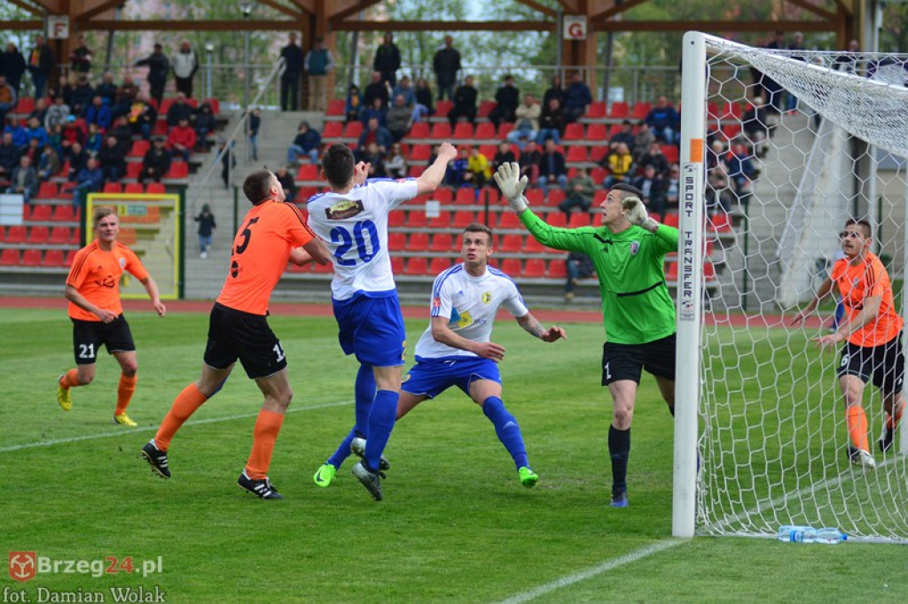 Bezbramkowy remis w derbach. Podział punktów w Brzegu [foto]