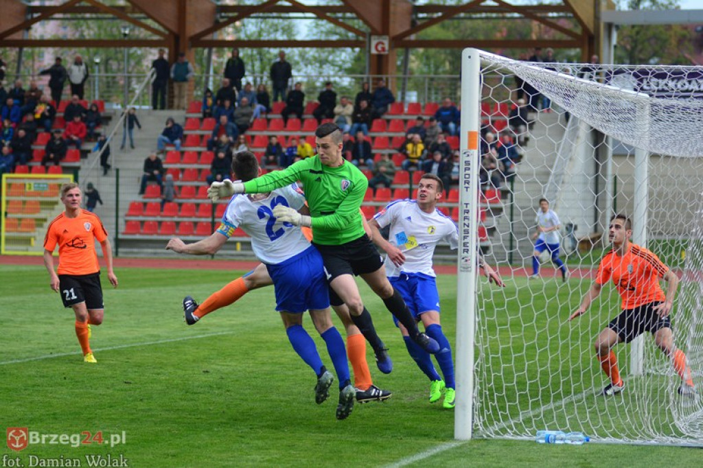 Bezbramkowy remis w derbach. Podział punktów w Brzegu [foto]