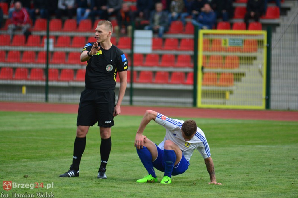 Bezbramkowy remis w derbach. Podział punktów w Brzegu [foto]