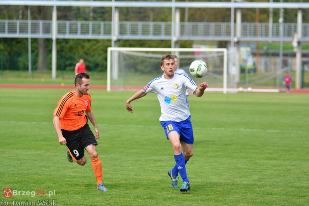 Bezbramkowy remis w derbach. Podział punktów w Brzegu [foto]