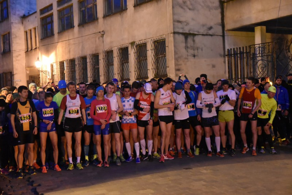 Kamil Karbowiak z Brzegu wygrał 2. Nocną Dychę!