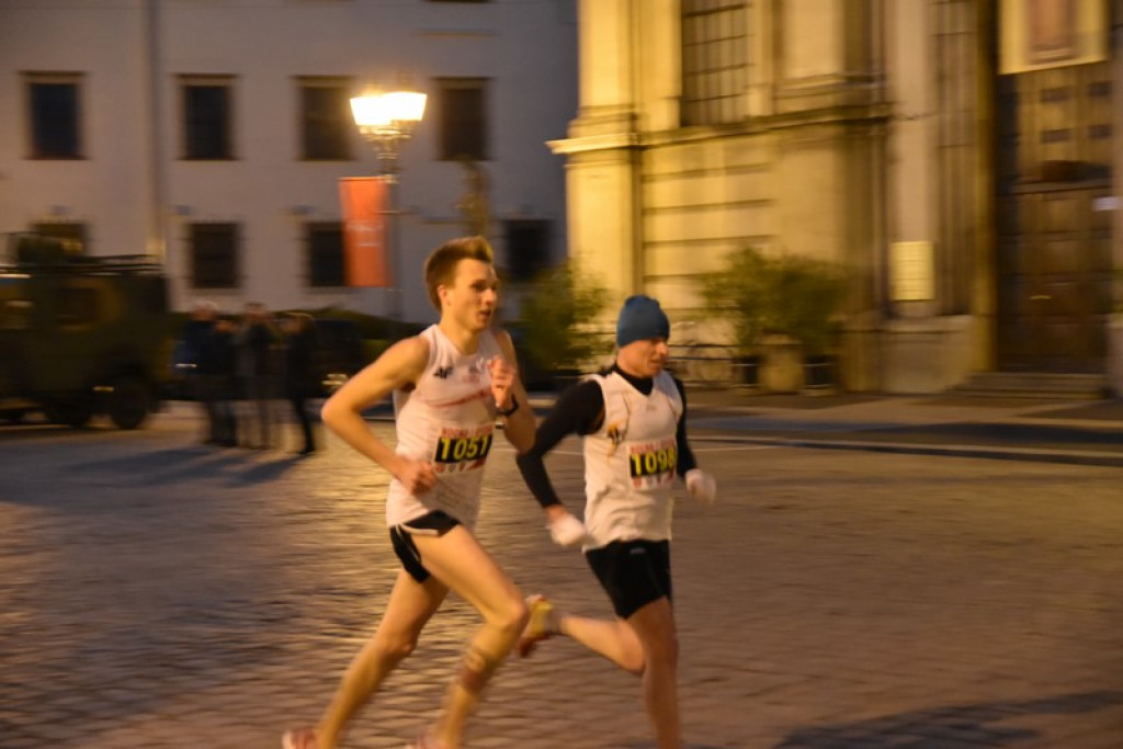 Kamil Karbowiak z Brzegu wygrał 2. Nocną Dychę!