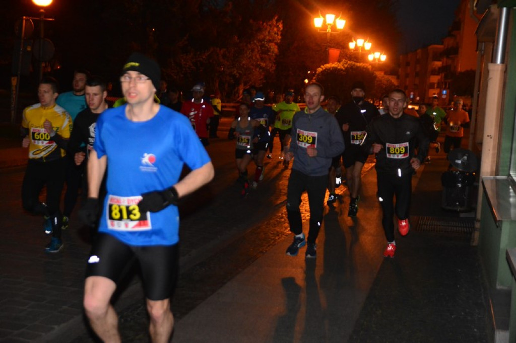 Kamil Karbowiak z Brzegu wygrał 2. Nocną Dychę!