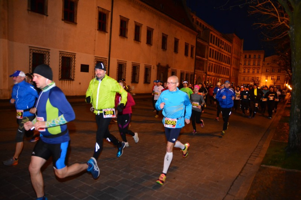 Kamil Karbowiak z Brzegu wygrał 2. Nocną Dychę!