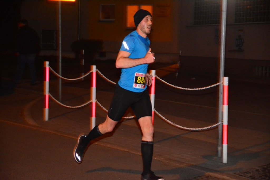 Kamil Karbowiak z Brzegu wygrał 2. Nocną Dychę!