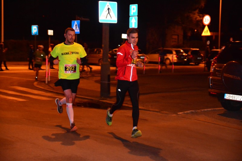 Kamil Karbowiak z Brzegu wygrał 2. Nocną Dychę!