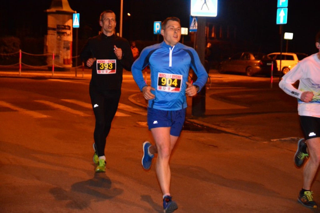 Kamil Karbowiak z Brzegu wygrał 2. Nocną Dychę!