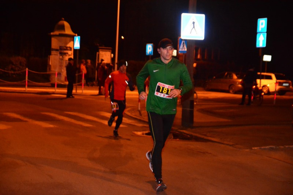 Kamil Karbowiak z Brzegu wygrał 2. Nocną Dychę!