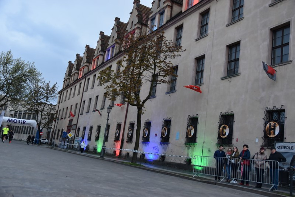 Kamil Karbowiak z Brzegu wygrał 2. Nocną Dychę!