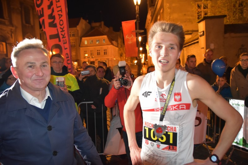 Kamil Karbowiak z Brzegu wygrał 2. Nocną Dychę!