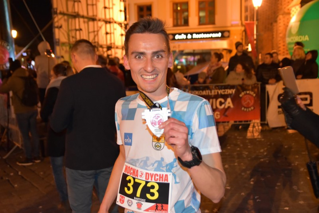 Kamil Karbowiak z Brzegu wygrał 2. Nocną Dychę!