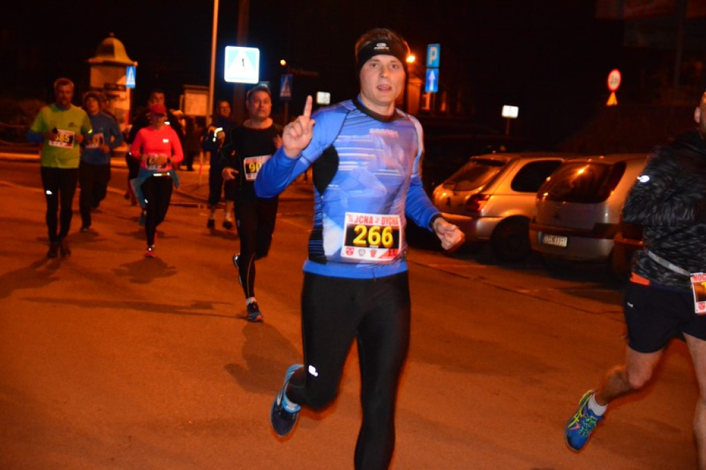 Kamil Karbowiak z Brzegu wygrał 2. Nocną Dychę!